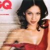 La jeune et déjà sexy Jessica Alba, vêtue d'une nuisette rouge, couvre GQ pour son numéro de septembre 2000.