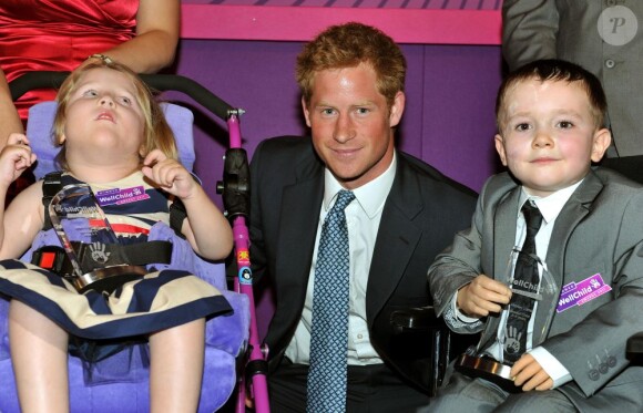 Le prince Harry est allé à la rencontre d'enfants malades lors des WellChild Awards, à l'hôtel Intercontinental de Londres, 31 août 2011