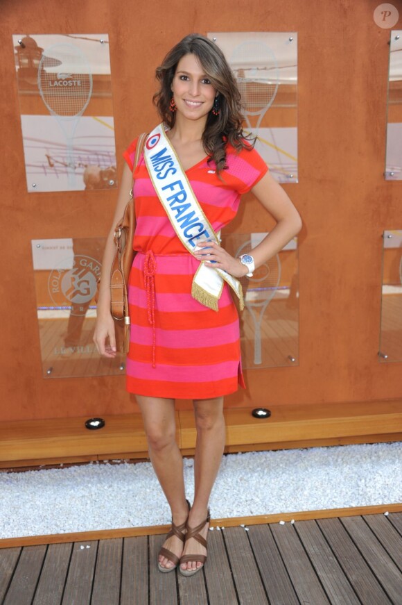 Si elle ne remporte pas la couronne de Miss Univers 2011, Laury Thilleman peut au moins se consoler avec le prix de la miss la plus fashion du concours de beauté !