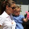 Jennifer Garner accompagne ses filles Violet et Seraphina à un goûter d'anniversaire. Los Angeles, 7 septembre 2011
