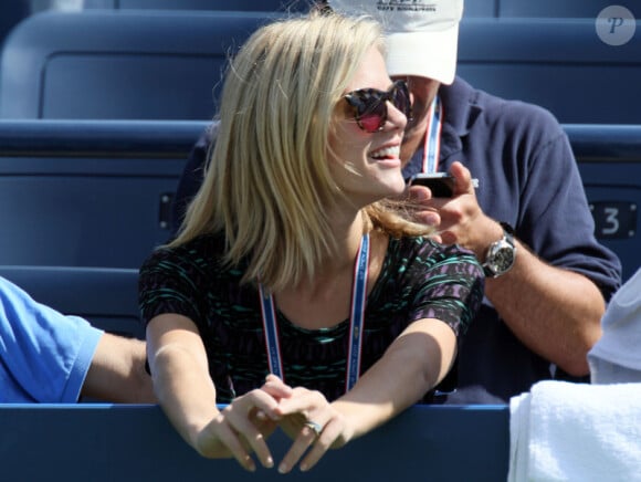 Brooklyn Decker a une fois de plus assisté à la victoire de son mari de tennisman Andy Roddick en huitième de finale de l'US Open 2011 le 9 septembre face à David Ferrer