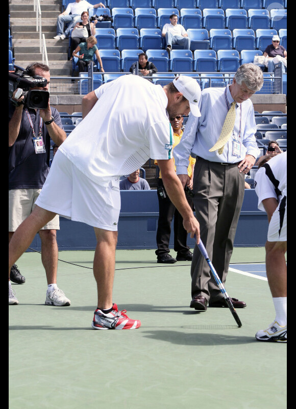 Andy Roddick, sous les yeux de sa belle Brooklyn Decker s'est imposé dans la rencontre qui l'opposait à David Ferrer à l'US Open 2011