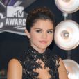 La jeune chanteuse et actrice Selena Gomez sur le tapis rouge des Video Music Awards. Los Angeles, le 28 août 2011. 
