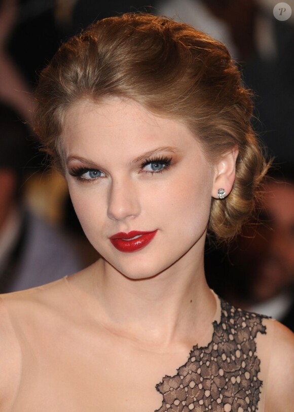 Taylor Swift dévoile désormais la publicité de son premier parfum, Wonderstruck