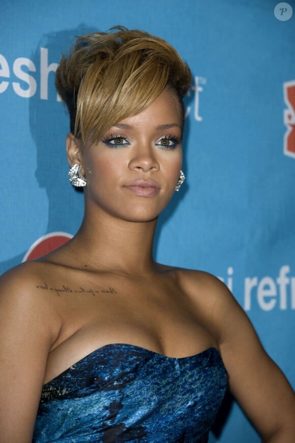 La chanteuse Rihanna est devenue en seulement sept ans une icône de mode qui fait et défait les tendances. Miami, le 5 février 2010.