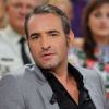 Jean Dujardin sur le plateau de l'émission Vivement Dimanche, enregistrée le 28 septembre 2011.