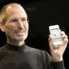 Steve Jobs présente l'iPhone 4, à San Francisco, le 7 juin 2010.