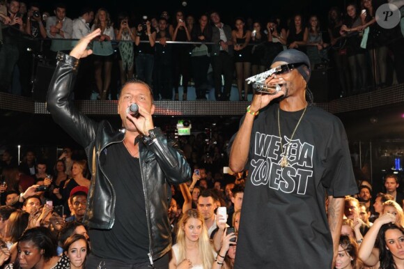 Jean-Roch et Snoop Dogg lors de l'anniversaire de Jean-Roch au VIP ROOM à Paris le 5 octobre 2011