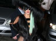Lady Gaga dévoile des parties de son corps dans son body de poils