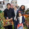 Laurent Voulzy et Jocelyn Béroard ont apporté le soleil des îles sur la traditionnelle vendange du clos Montmartre, samedi 8 octobre 2011, lors de la Fête des Vendanges de Montmartre.