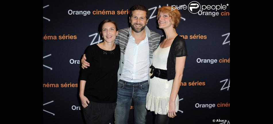 Judith Siboni et Olivia Cote avec Arthur Benzaquen lors de l'avant-première de la série ZAK à ...