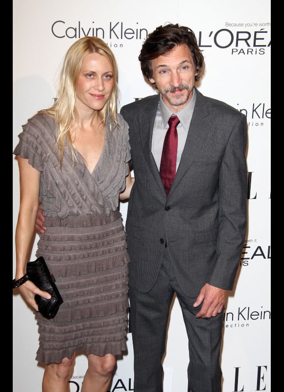 John Hawkes et son épouse au gala annuel des Elle Women in Hollywood Tribute. Los Angeles, le 17 octobre 2011