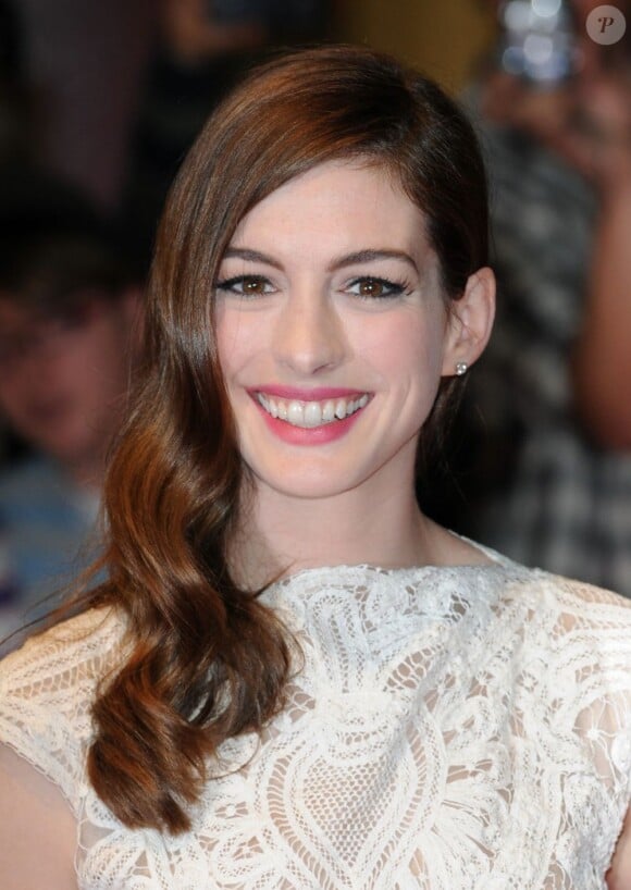 A 28 ans, Anne Hathaway est devenue une des grandes actrices d'Hollywood et une icône mode incontestable. Londres, le 23 août 2011.