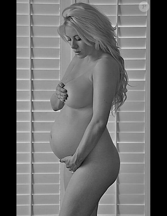 Shayne Lamas pose nue et enceinte, gardienne de sa pudeur - en octobre 2011