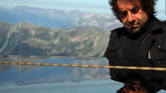 André Manoukian transporte sa mélancolie sur le Mont-Blanc : magique...