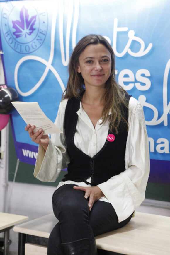 Sandrine Quétier lit la dictée d'ELA au collège Dupanloup à Boulogne Billancourt le 21 octobre 2011