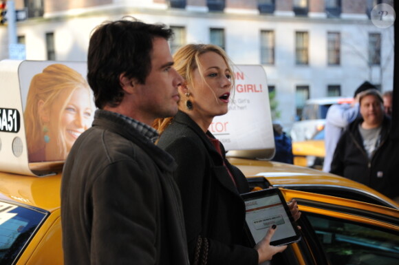 Blake Lively et Matthew Settle sur le tournage de Gossip Girl dans l'Upper East Side à New York le 25 octobre 2011