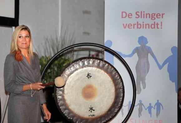La princesse Maxima, très zen, inaugure les nouveaux locaux du centre oecuménique diaconal Stem an de Stad à Haarlem, aux Pays-Bas, le 25 octobre 2011.
