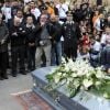 Anonymes et proches ont rendu un dernier hommage au jeune pilote Marco Simoncelli le 27 octobre 2011 à Coriano
