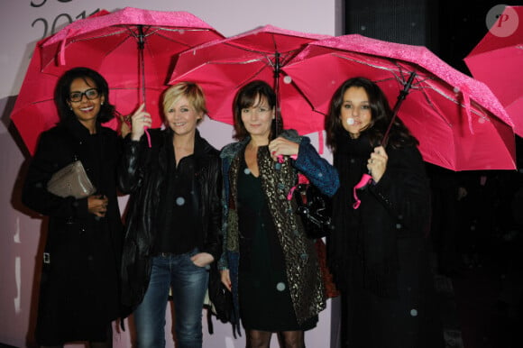 Audrey Pulvar, Flavie Flament, Cécilia Hornus et Faustine Bollaert lors la soirée Pink Ribbon, un évènement pour la lutte contre le cancer du sein, au Grand Palais le 29 octobre 2011 à Paris
 
 