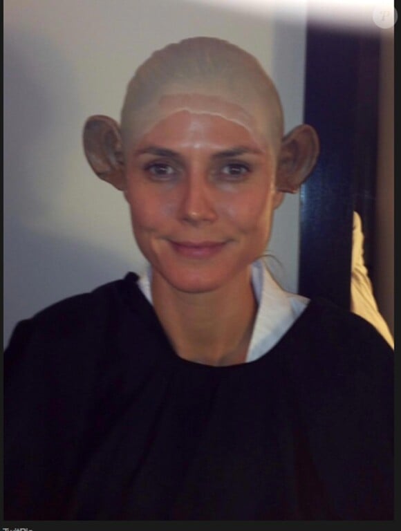 Heidi s'est prise en photo pendant les phases de transformation en singe !! Deuxième phase !