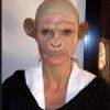 Heidi s'est prise en photo pendant les phases de transformation en singe !! Elle a posé le masque