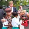 La reine Beatrix, le prince Willem-Alexander et la princesse Maxima des Pays-Bas, ici en visite de l'école Princesse Margriet de Willemstad, faisaient escale pour 48 heures à Curaçao, les 1er et 2 novembre 2011, dans le cadre de leur visite officielle de dix jours dans les Antilles.
