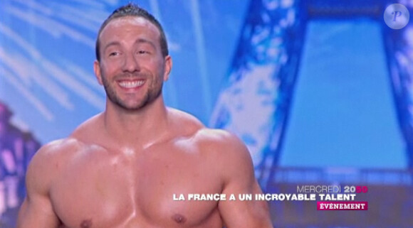 Mathys dans la bande-annonce de La France a un Incroyable Talent diffusée le mercredi 9 novembre 2011