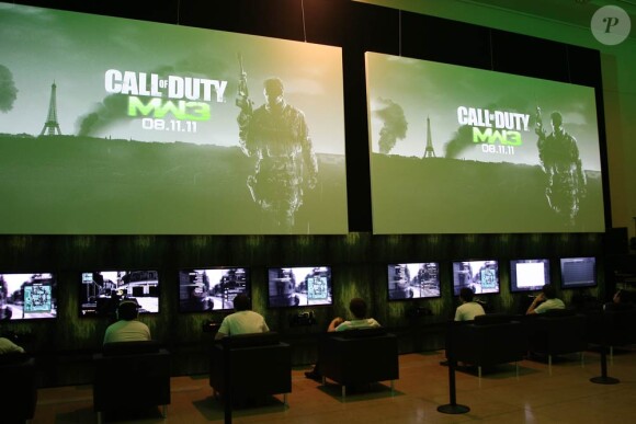 Dans les rangs de ses recrues people, Activision comptait quelques bombes pour rendre le lancement de Call of Duty: Modern Warfare 3 encore plus explosif, lundi 7 novembre 2011 au Palais de Chaillot !