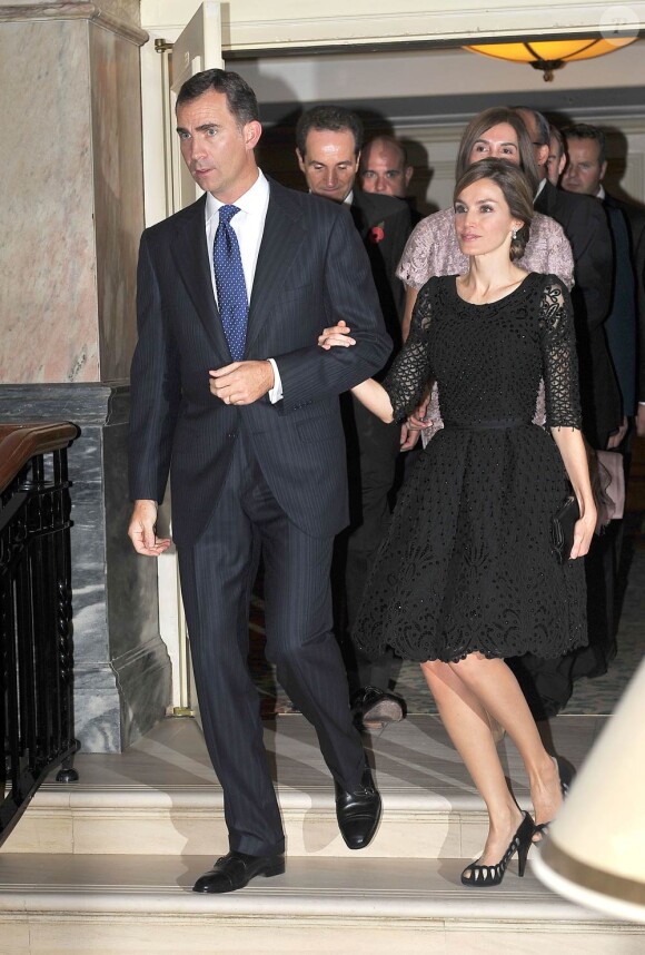 Letizia et Felipe d'Espagne sont à Londres. Ils assistent à l'anniversaire de la Chambre de Commerce Espagnole en Grande-Bretagne. 7 novembre 2011
