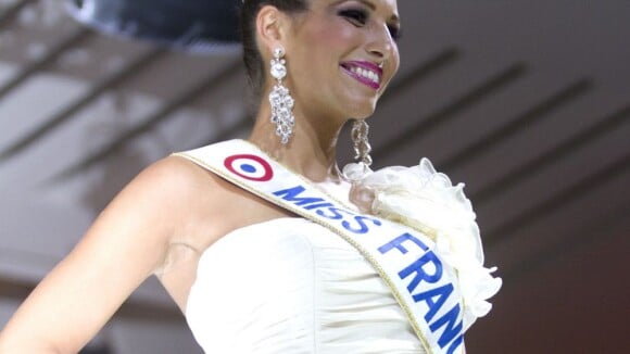 Miss France: Laury Thilleman, dernier défilé avec les prétendantes à sa couronne