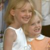 Elle Fanning et sa soeur Dakota en 2003 