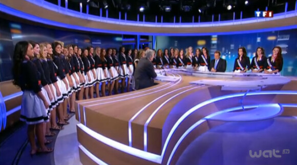 Les 33 Miss, Laury Thilleman et Alain Delon sur le plateau du 13h de TF1, mardi 15 novembre 2011