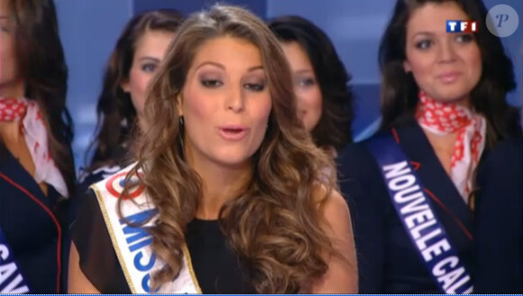 Laury Thilleman, Alain Delon et les 33 Miss sur le plateau du 13h de TF1