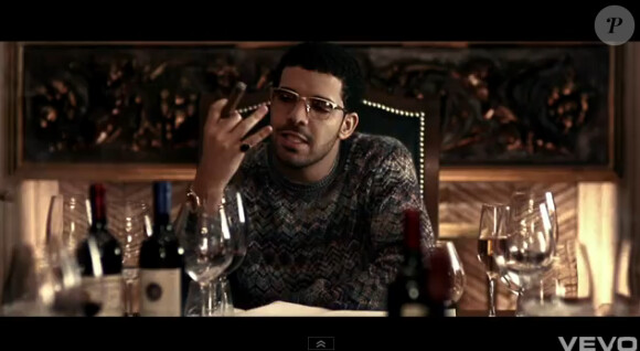 Drake dans son clip de Headlines, moulé dans un sweat Missoni