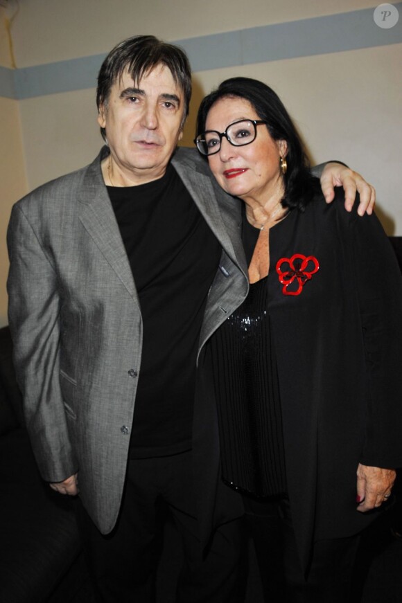 Serge Lama et Nana Mouskouri à L'Olympia, à Paris, le 8 octobre 2011.