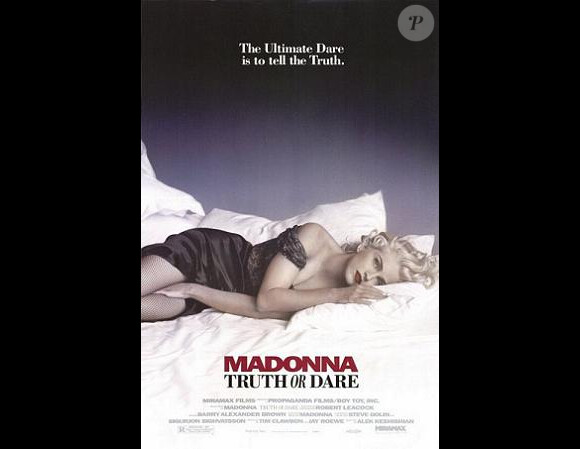 In bed with Madonna (Truth or dare en anglais) est un documentaire sur les coulisses du Blonde Ambition Tour, sorti en 1991.
