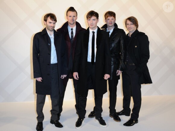 Le groupe The Feeling s'est produit lors de la soirée Burberry à l'ambassade de Grande-Bretagne le 1er décembre 2011