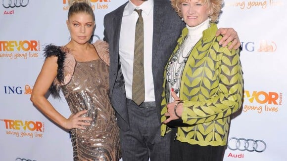 Fergie heureuse avec son mari et sa belle-mère, devant Amber Heard hypnotique