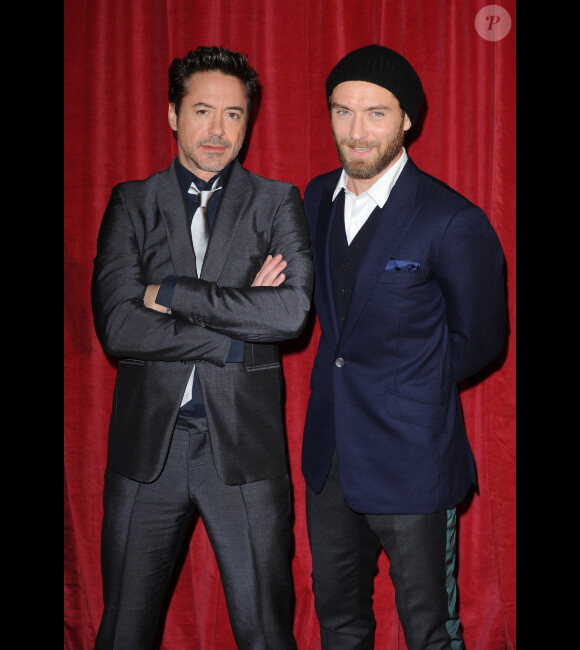 Robert Downey Jr. et Jude Law présentent Sherlock Holmes : Jeu d'ombres à Londres, le 9 décembre 2011.