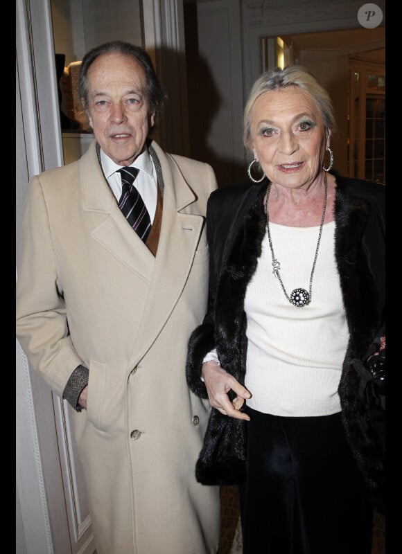 Le comte et la comtesse de Paris lors d'une séance de dédicace pour le livre A Life in Pictures le 11 décembre 2011 à Paris