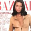 Adriana Lima, tout juste 19 ans à l'époque, en Une du Harper's Bazaar espagnol. 2000.