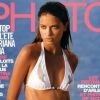 Décembre 2004 : Adriana Lima exhibe son superbe corps en couverture du magazine Photo.