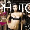 Le mannequin superstar Adriana Lima, en première ligne pour faire la Une du magazine Photo. Mars 2004.
