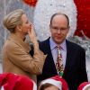 La princesse Charlene de Monaco et Albert de Monaco ont donné le sourire  aux enfants pour le Noël de Monaco organisé le 14 décembre 2011