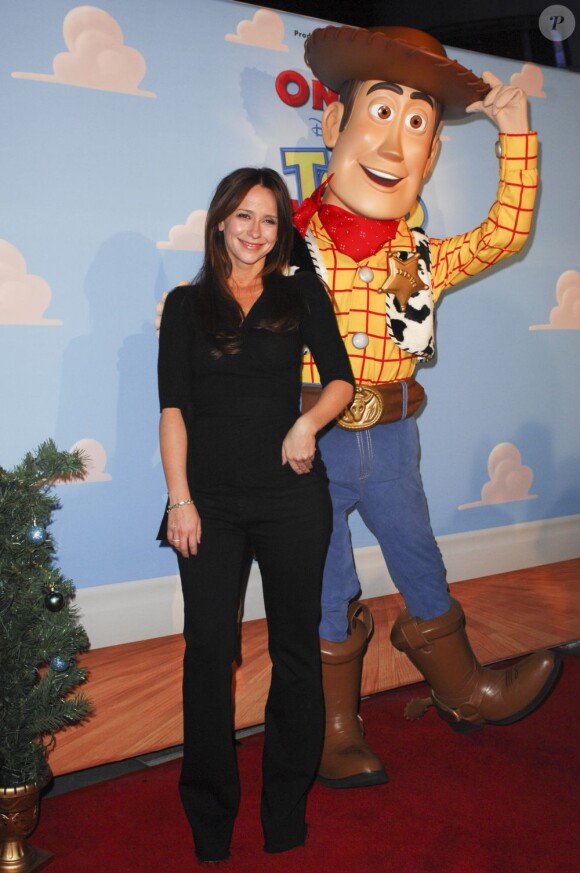 Jennifer Love Hewitt lors de la première de Disney on ice : Toy Story 3, à Los Angeles le 14 décembre 2011