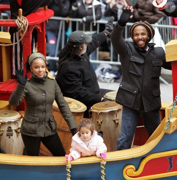 Ziggy Marley, sa femme Orly et sa fille Judah à New York, le 26 novembre 2009.