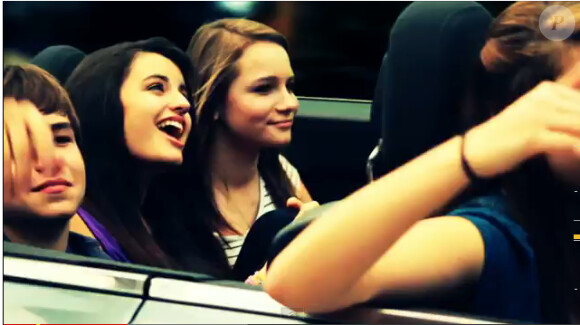 Rebecca Black dans le clip Friday, vidéo la plus vue de l'année 2011 sur YouTube.