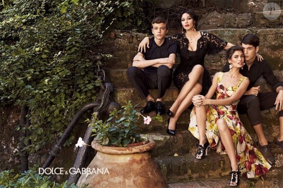Monica Bellucci et Bianca Balti se fondent dans la vieille et traditionnelle Italie pour Dolce & Gabbana.