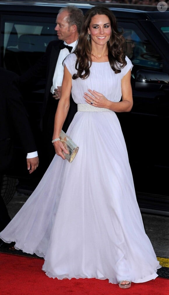 La duchesse de Cambridge, toujours lumineuse dans ses robes de gala, a été mentionnée par les magazines Vanity Fair et Vogue comme une des femmes les mieux habillées de l'année. La rédaction est sous le charme.